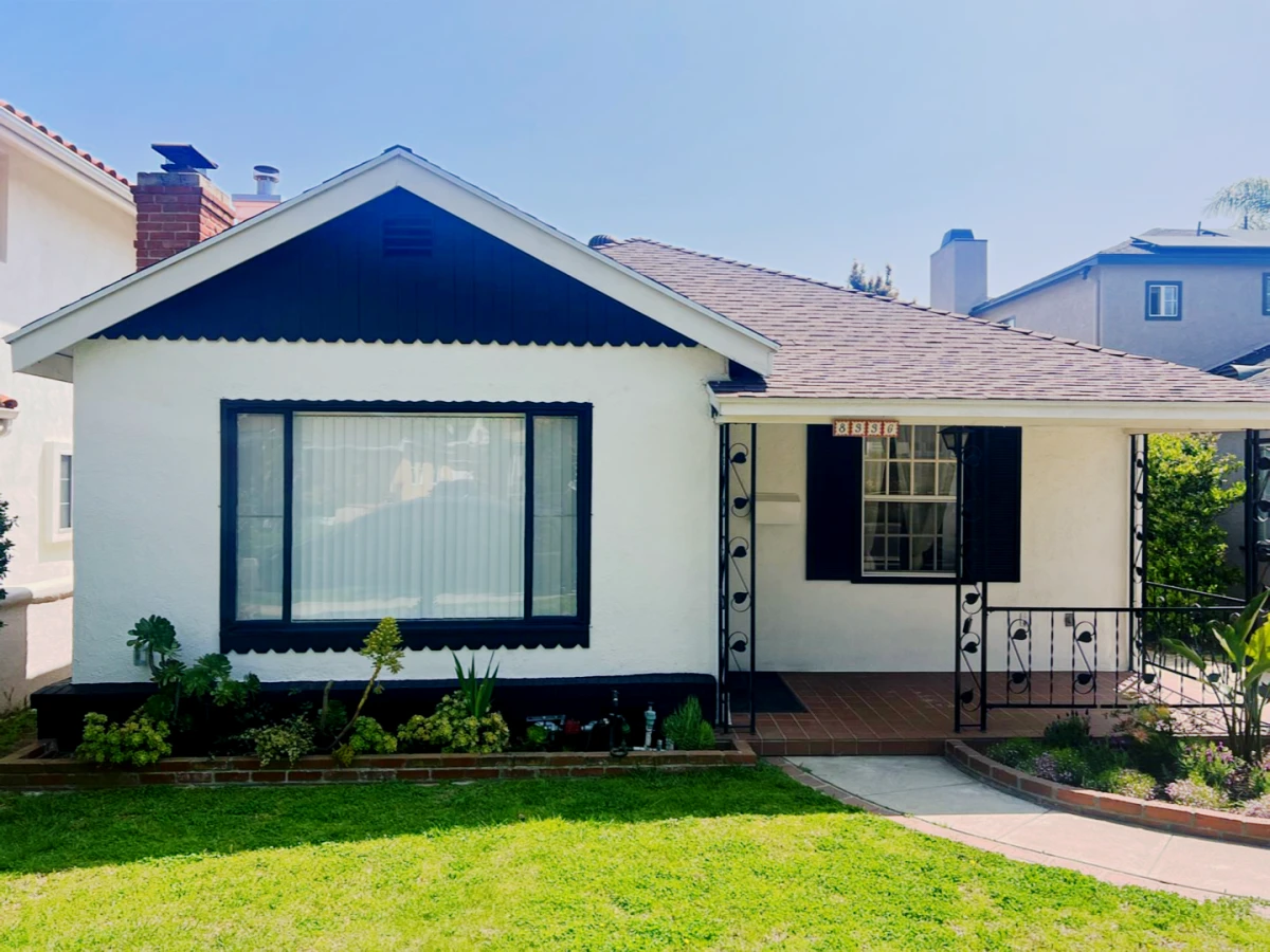 8336-8338 Regis Way  0