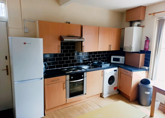 Hyde Park Road 22048# 1