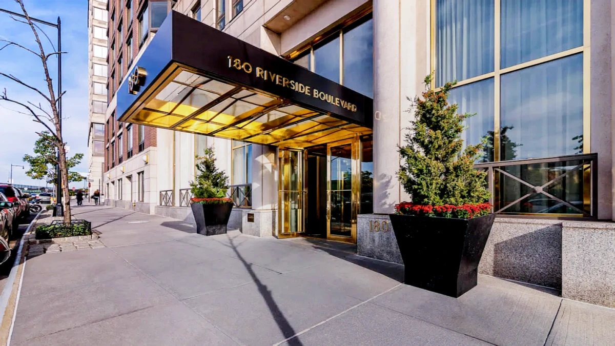 180 Riverside Blvd - chỗ ở sinh viên tại New York