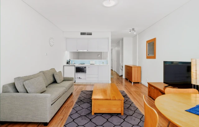 45 Shelley St