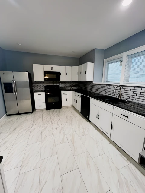 2320 East Genesee St 3