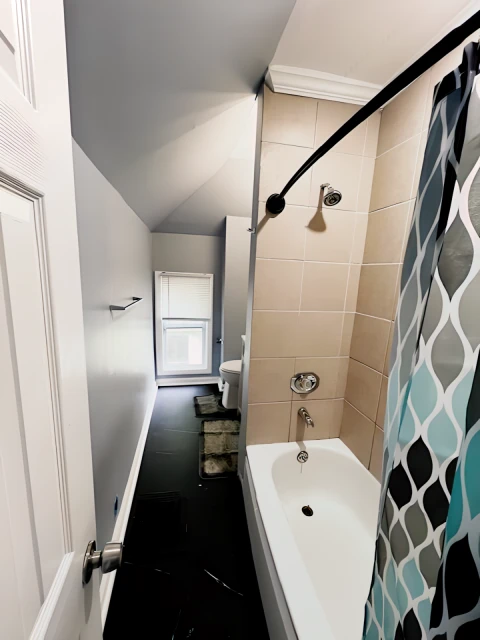 453 Westcott St Apartment 3 - Syracuse student accommodation - 3 bed 1 bath Apartment 3
