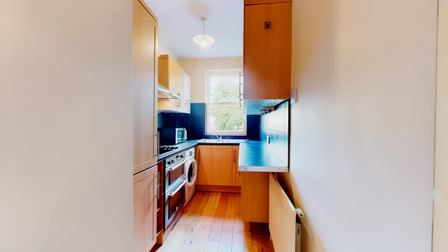 West Cromwell Road 23263# 4