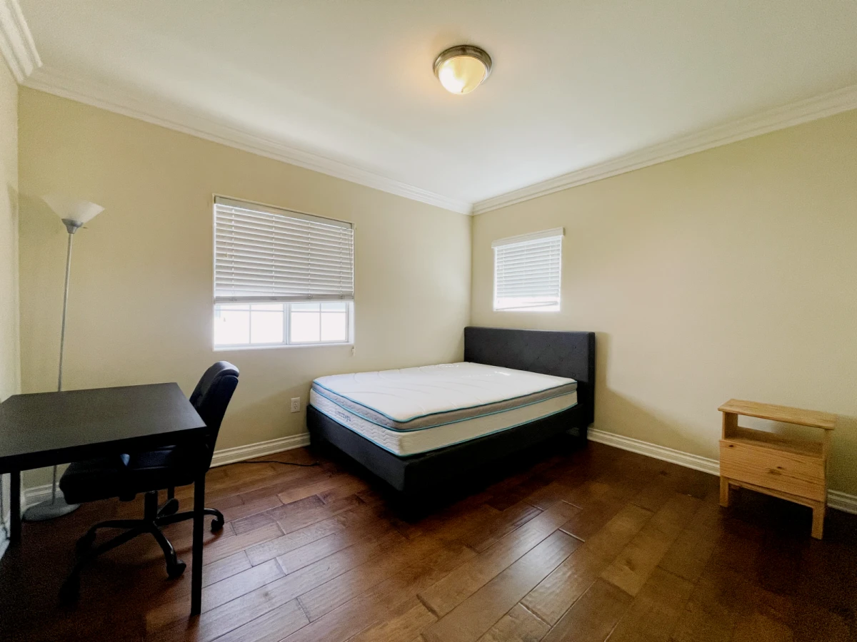3437 S Catalina St 0