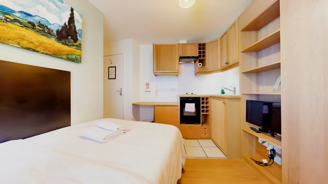 Cartwright Gardens 24072# 1