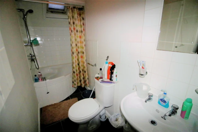 53 South Road, Lancaster - Flat 3 4
