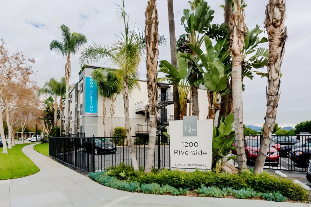 1200 Riverside - Burbank student accommodation