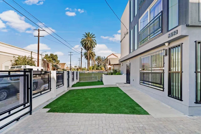 1650 W. 35th St 1