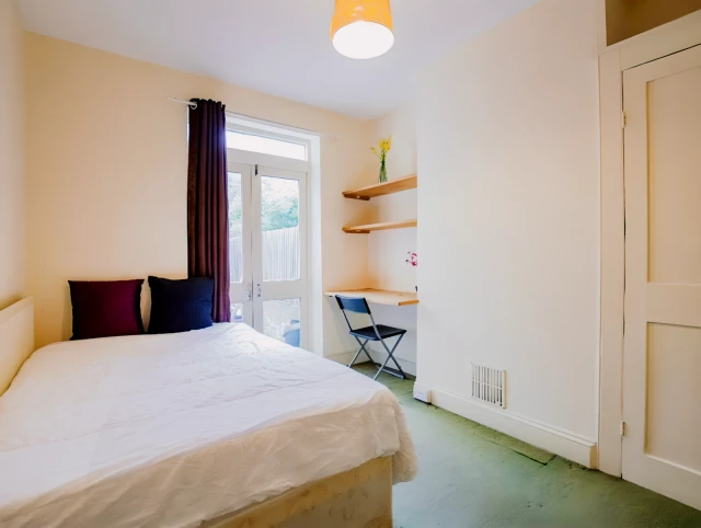 Amersham Grove 25039# 1