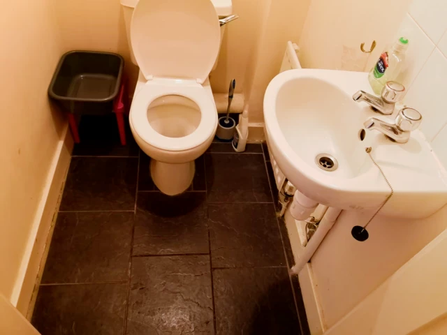 Glasgow rental 2B1B (separate bathroom) near Glasgow University 2