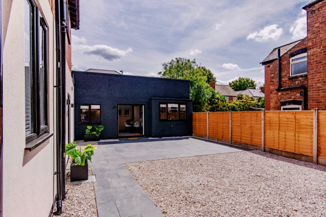 21 Clifton Boulevard, NG7 2JH 1