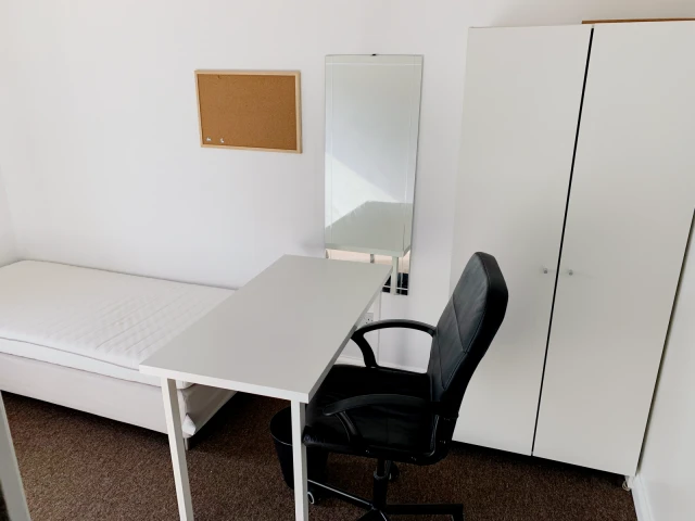 222 Charter Avenue - Coventry student accommodation - room 4