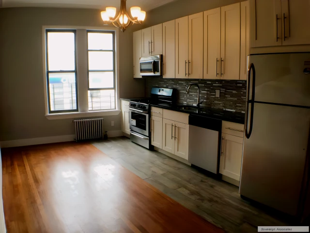 4240 Broadway 3