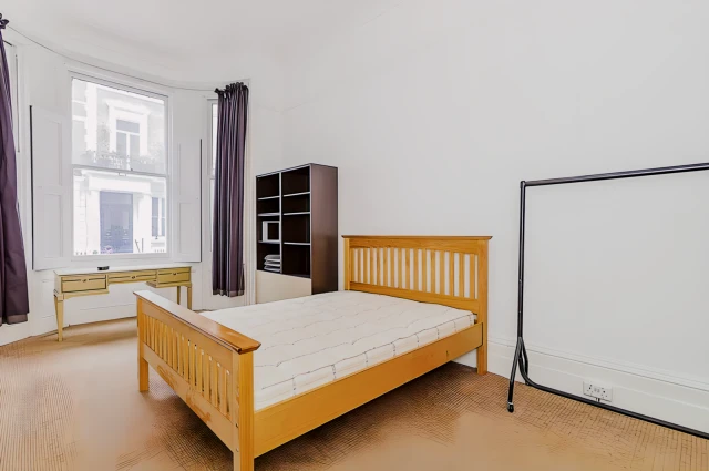 Hogarth Road, Earls Court 2