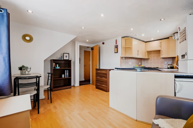 Woodsley Road 26205# 4