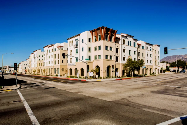 Luxe Pasadena 1