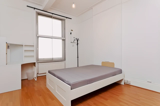Cromwell Road, Earls Court - alojamiento para estudiantes en Londres - 2 Bed 1 Bath, Flat C, 185
