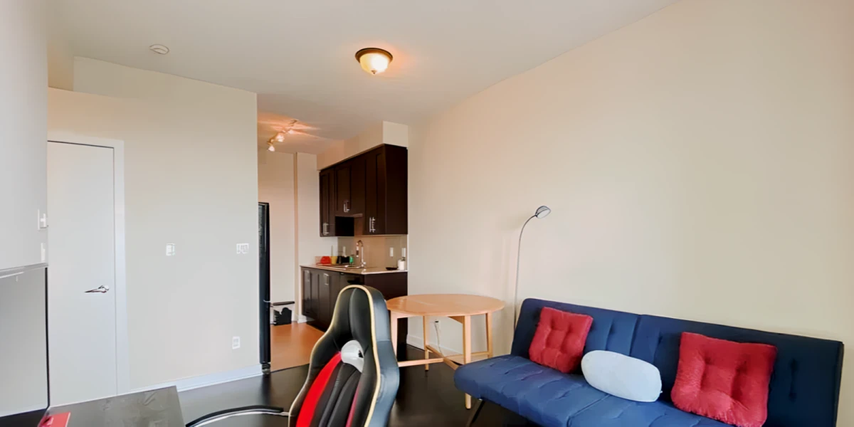 4206 - 4070 Confederation Parkway 0