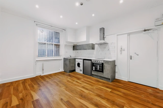West Cromwell Road 26937# 1