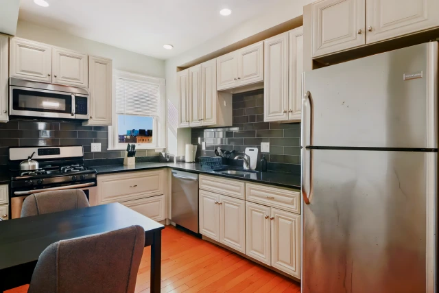 11 Linden Street - Boston student accommodation - 4B1.5B #835 Twin Bedroom B