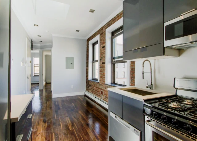124 Ridge Street 4