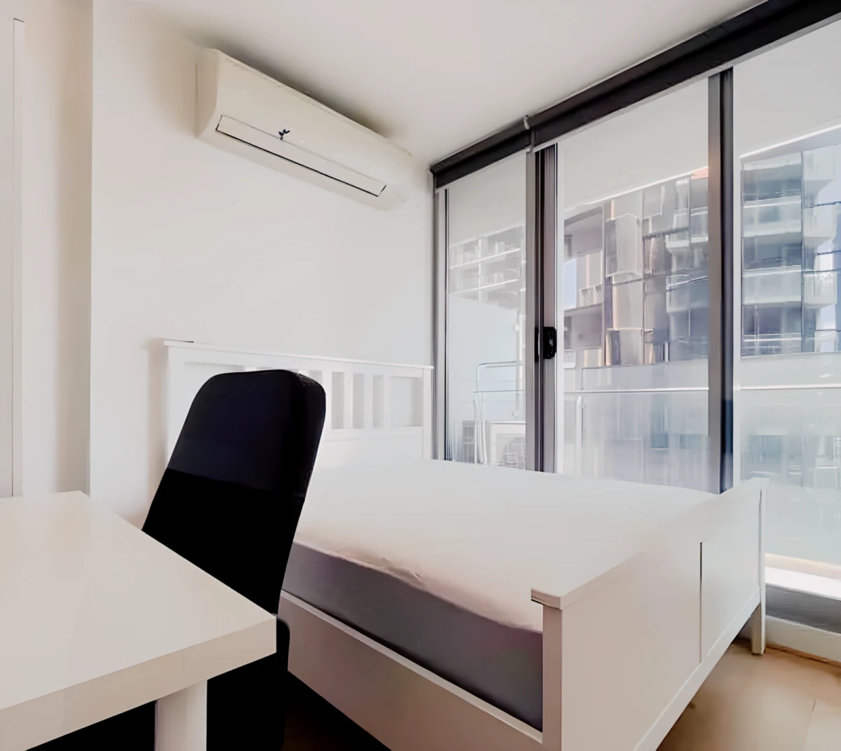 36 La Trobe Street - résidence étudiante à Melbourne - Secondary Room of 3b2b- furniture included