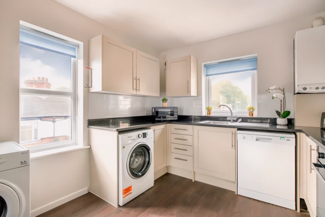 Flat 3, 28 Church Street 1