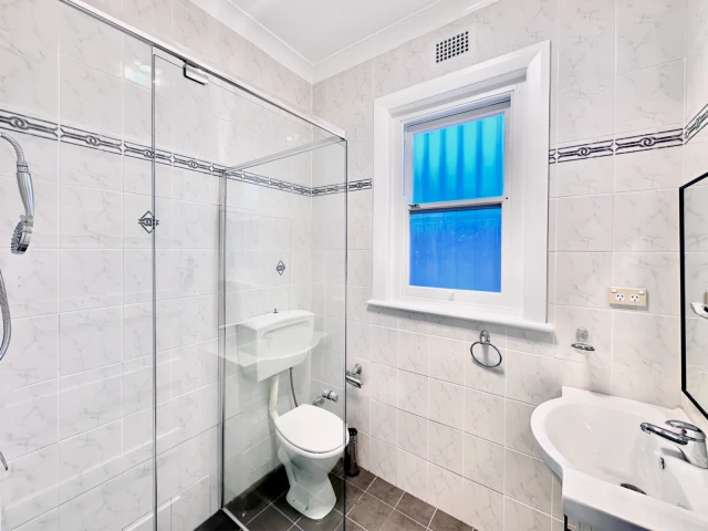 10B Borrodale Road - Sydney student accommodation - 5 bed 2 bath