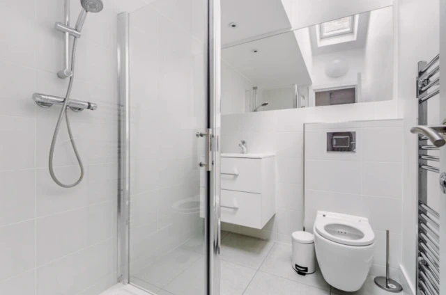 LH-Battersea Bridge Road 2