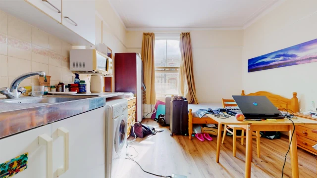 Cheniston Gardens, Kensington 4