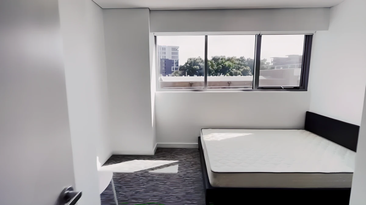 33 George Julius Ave 0