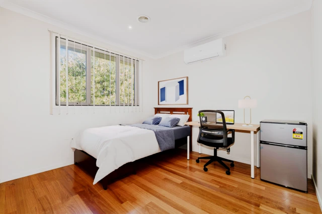 10 Binalong Avenue 1