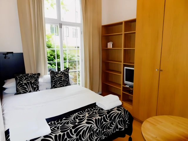 Cartwright Gardens 28149# 4