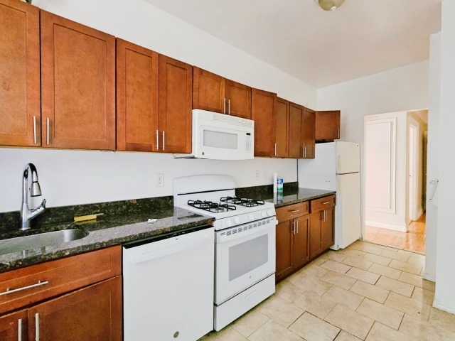 850 West 176th Street 4
