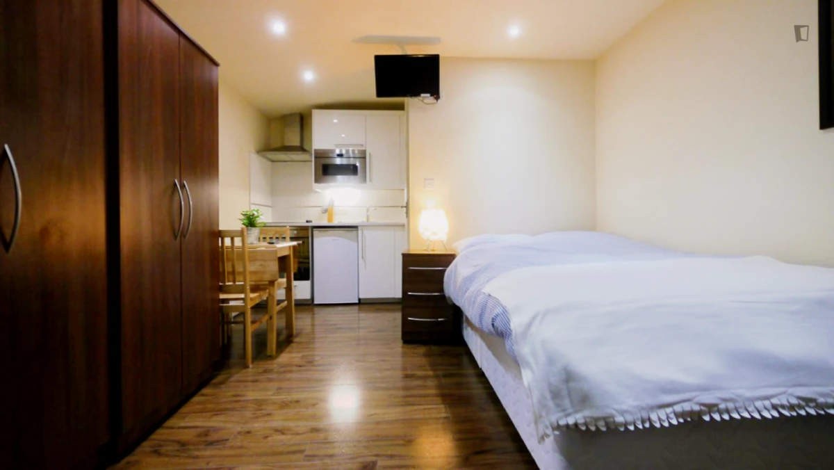 Very comfy studio near Gladstone Park - ที่พักนักศึกษาในลอนดอน