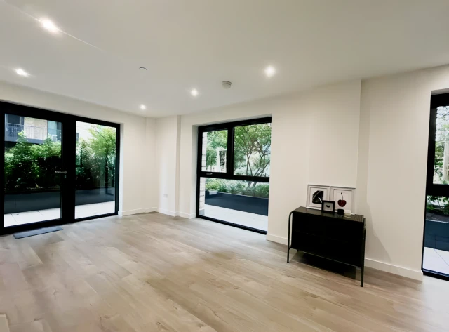 LH-Azure Apartments