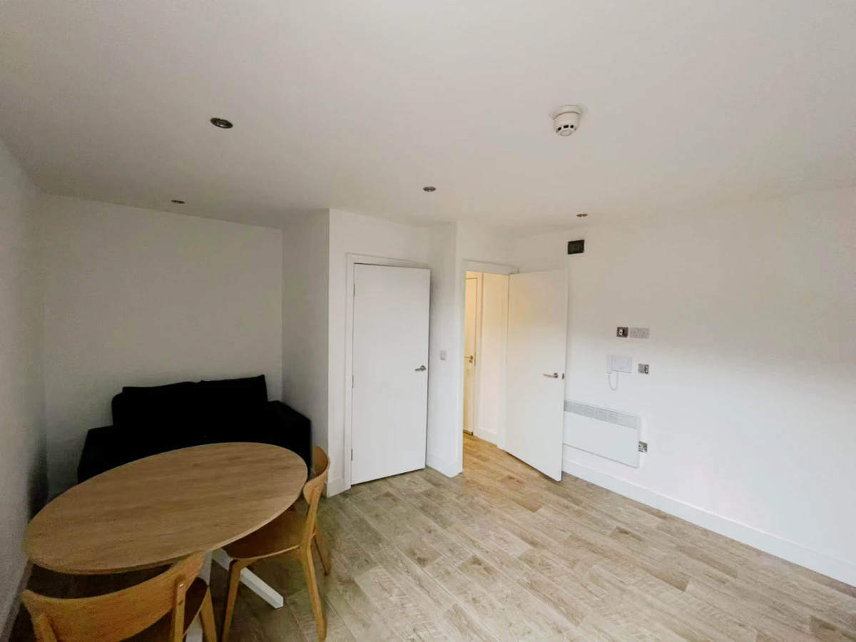 Belgravia House Flat 1B 0