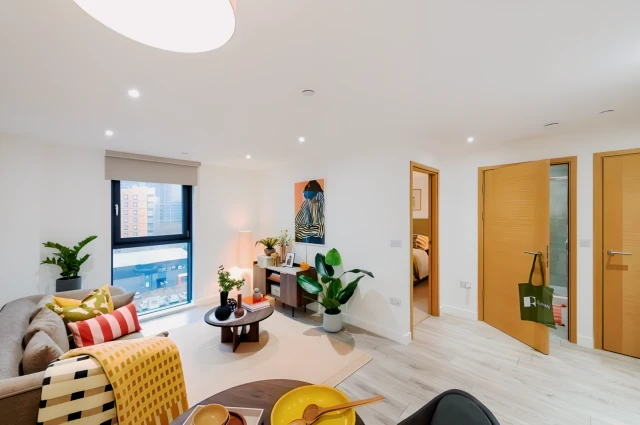 Kirkstall Road 28584# 4