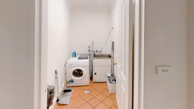102 Abercrombie St - Sydney student accommodation - 5 bed 5 bath