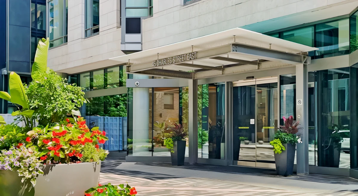 Chaz Yorkville 0