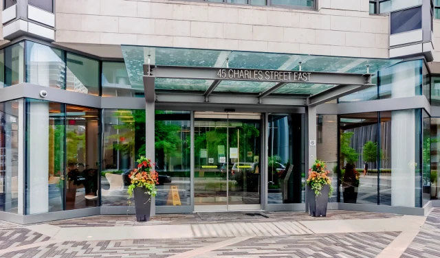 Chaz Yorkville 1