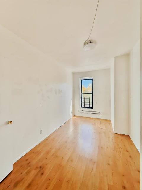 1842 Amsterdam Ave 4