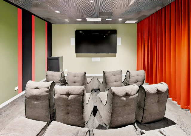 Accolade On Regent 4