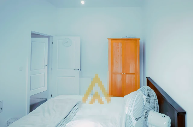 Entire Place·3B2B···59 Parkes Avenue 3