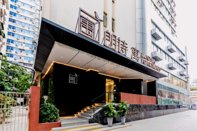 Haizhu Square Metro Station Store