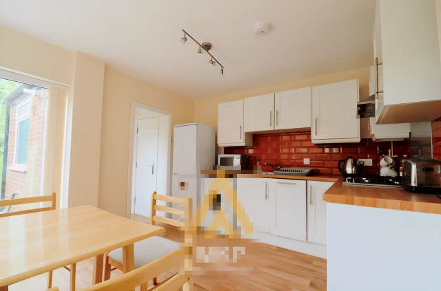 Entire Place·4B1B···9 Gristhorpe Road 2