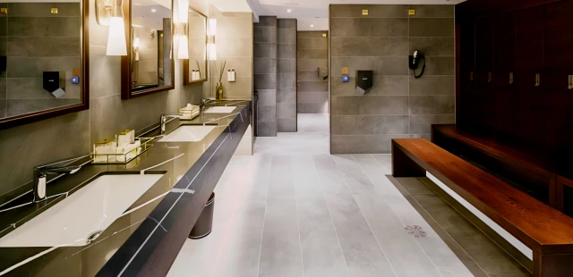 Royal Warwick Square 3