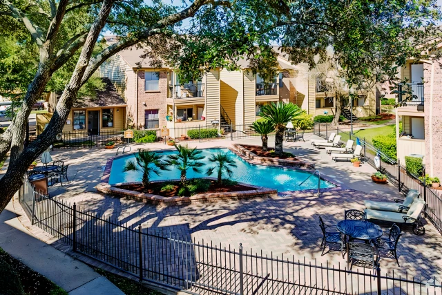 Ashford Strawbridge 1