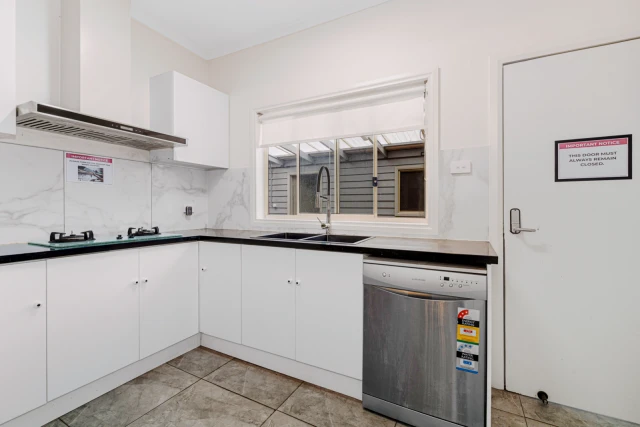 18 Waverley Road 4