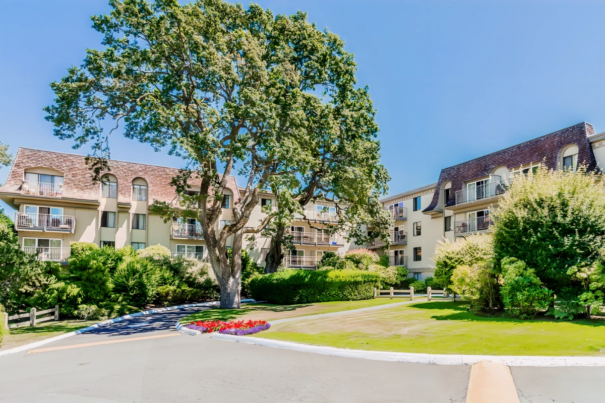 Fernwood Manor Apartments 0